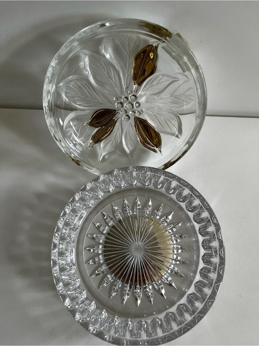 VTG Studio Nova Japan  Golden Poinsettia Round covered crystal Trinket,candy Box